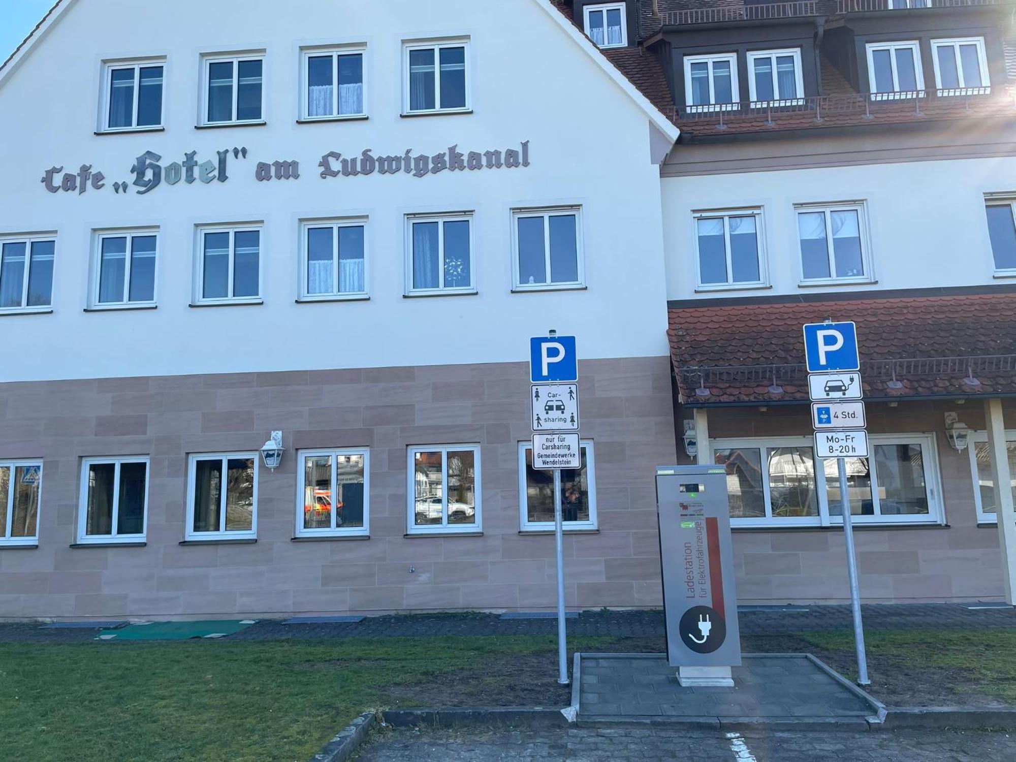 Hotel Am Ludwigskanal Wendelstein Exterior photo
